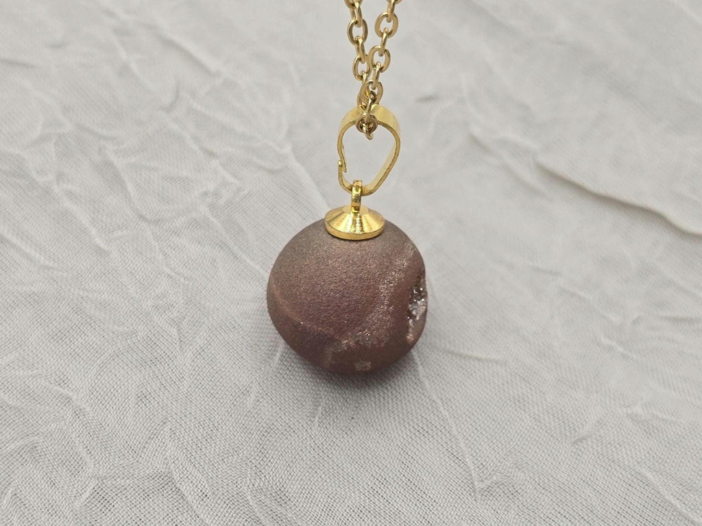 Pearl Pink Geode Necklace Druzy Necklace Agate Diamond Crystal Natural Gemstone Quartz Gift for Women Girlfriend Wife Inspiration Matte Tan