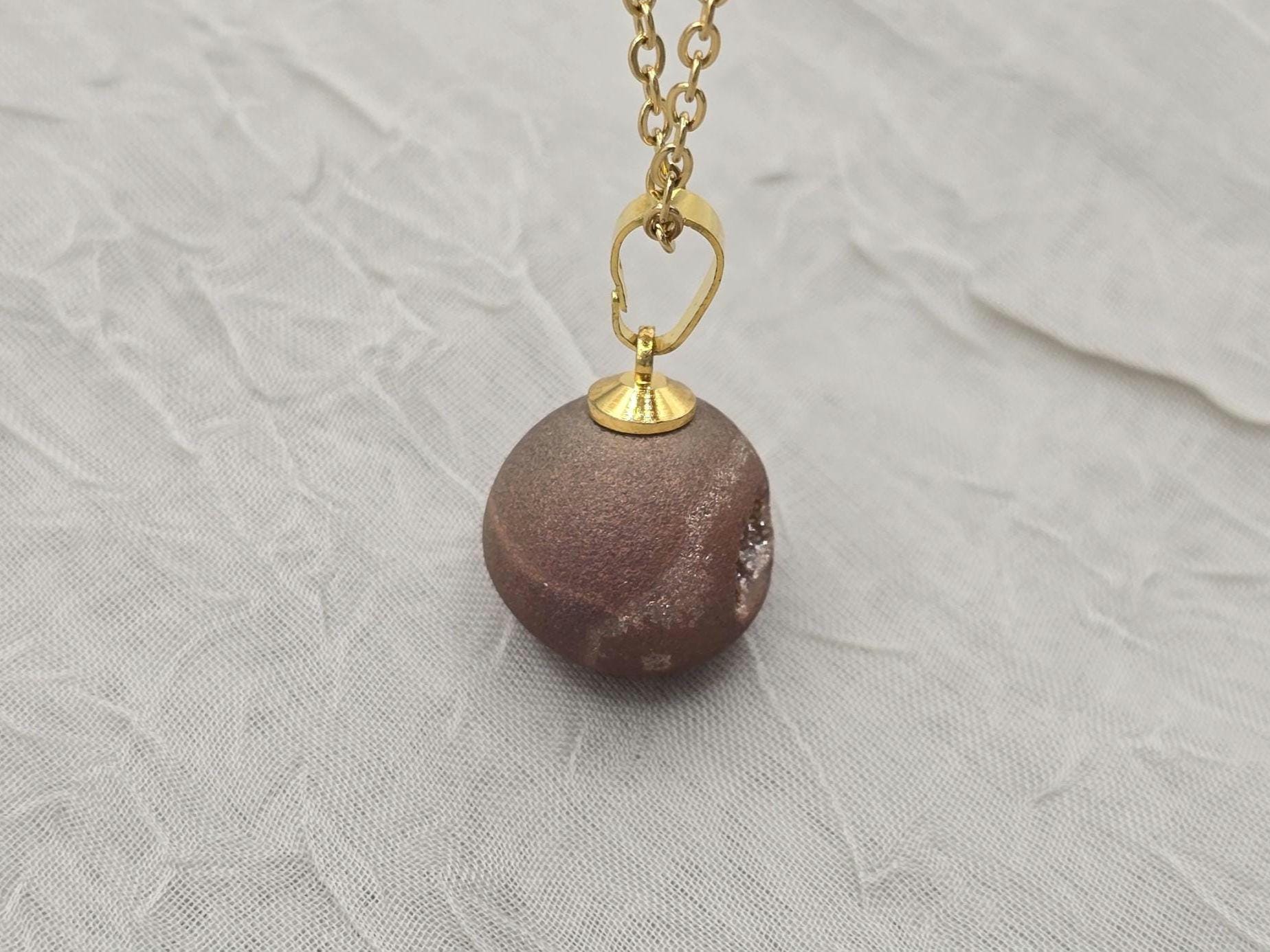 Pearl Pink Geode Necklace Druzy Necklace Agate Diamond Crystal Natural Gemstone Quartz Gift for Women Girlfriend Wife Inspiration Matte Tan