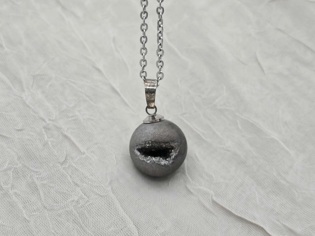 Silver Necklace Geode Necklace Druzy Necklace Gray Agate Diamond Crystal Gemstone Quartz Gift for Women Girlfriend Wife 18 Stainless Steel