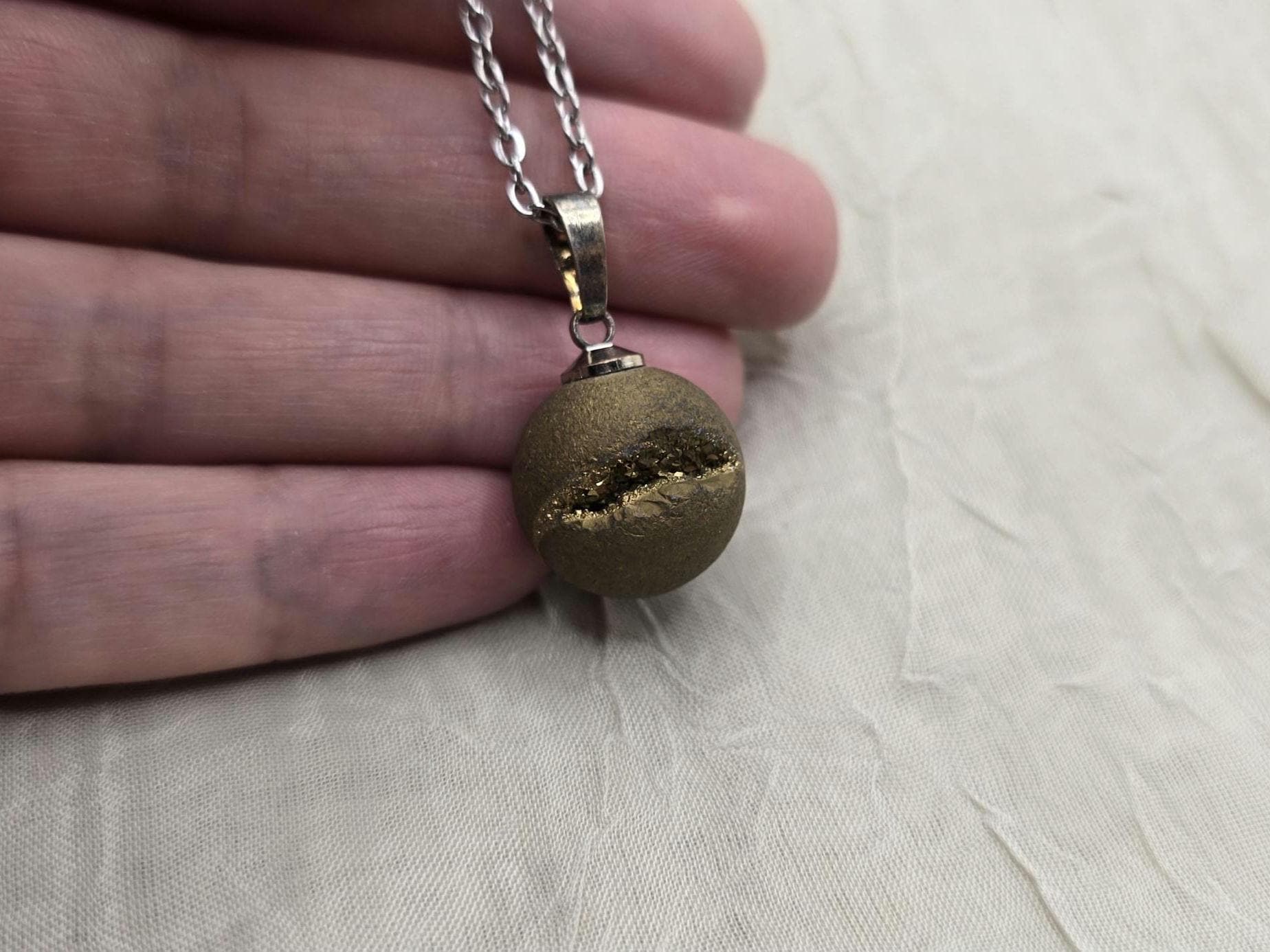 Silver Necklace Geode Necklace Druzy Necklace Gold Agate Diamond Crystal Gemstone Quartz Gift for Women Girlfriend Wife 18 Stainless Steel
