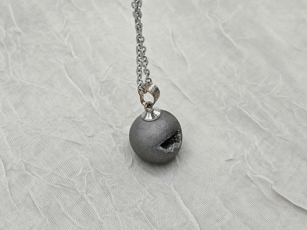Silver Necklace Geode Necklace Druzy Necklace Gray Agate Diamond Crystal Gemstone Quartz Gift for Women Girlfriend Wife 18 Stainless Steel