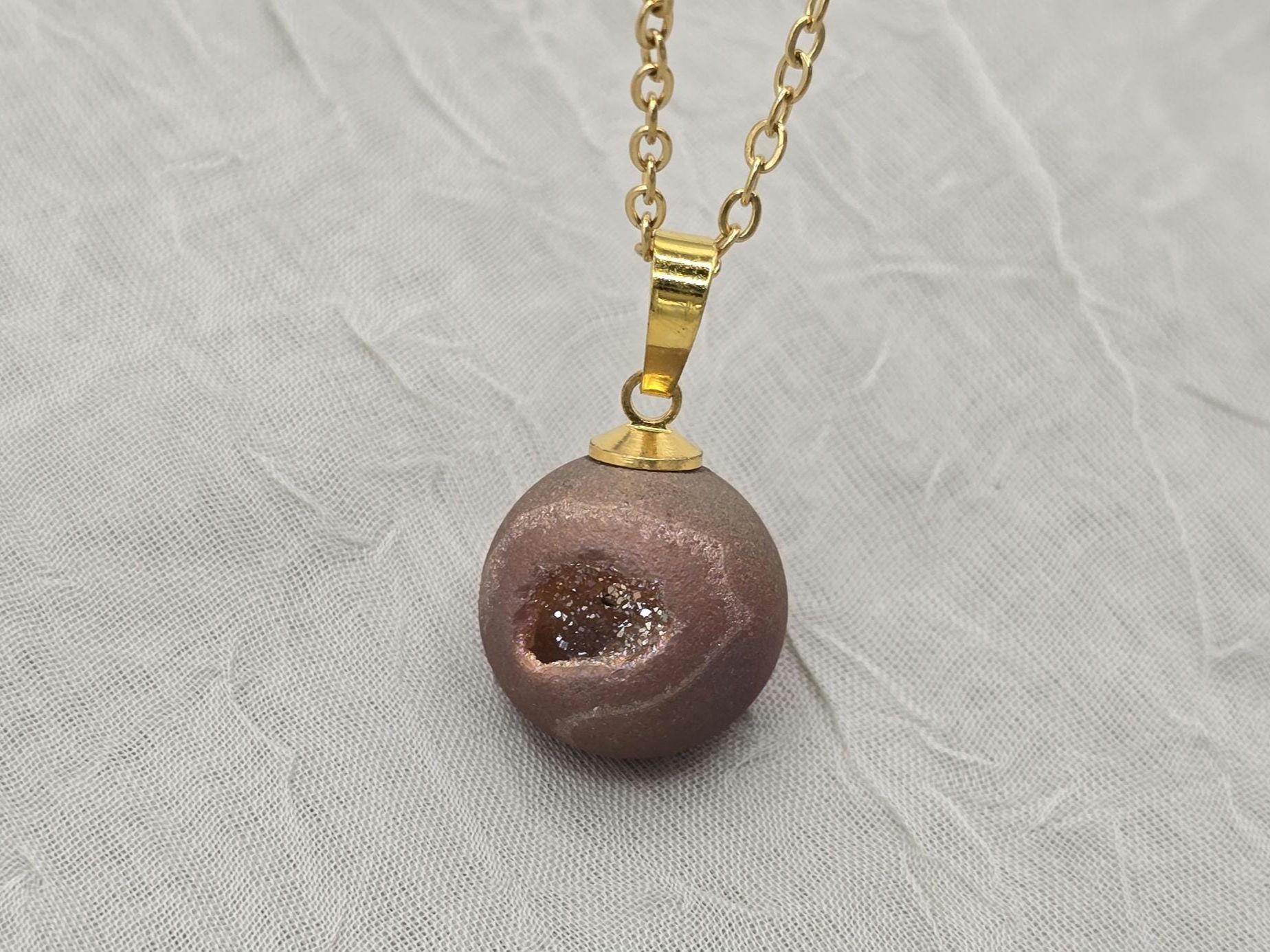 Pearl Pink Geode Necklace Druzy Necklace Agate Diamond Crystal Natural Gemstone Quartz Gift for Women Girlfriend Wife Inspiration Matte Tan