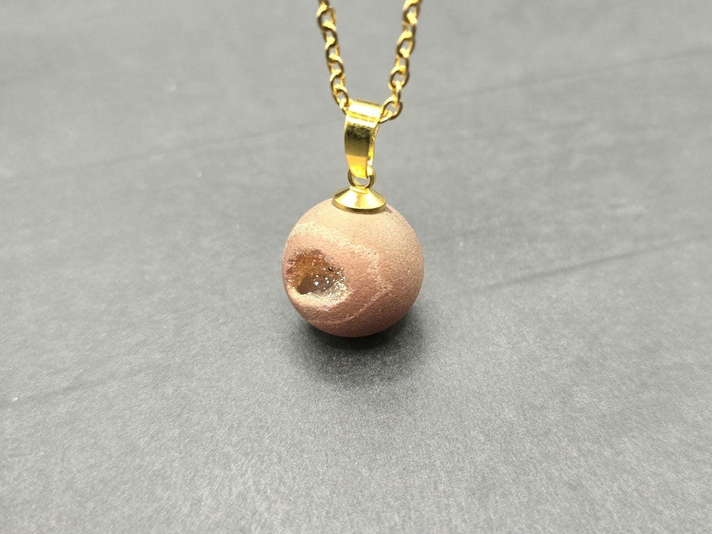 Pearl Pink Geode Necklace Druzy Necklace Agate Diamond Crystal Natural Gemstone Quartz Gift for Women Girlfriend Wife Inspiration Matte Tan