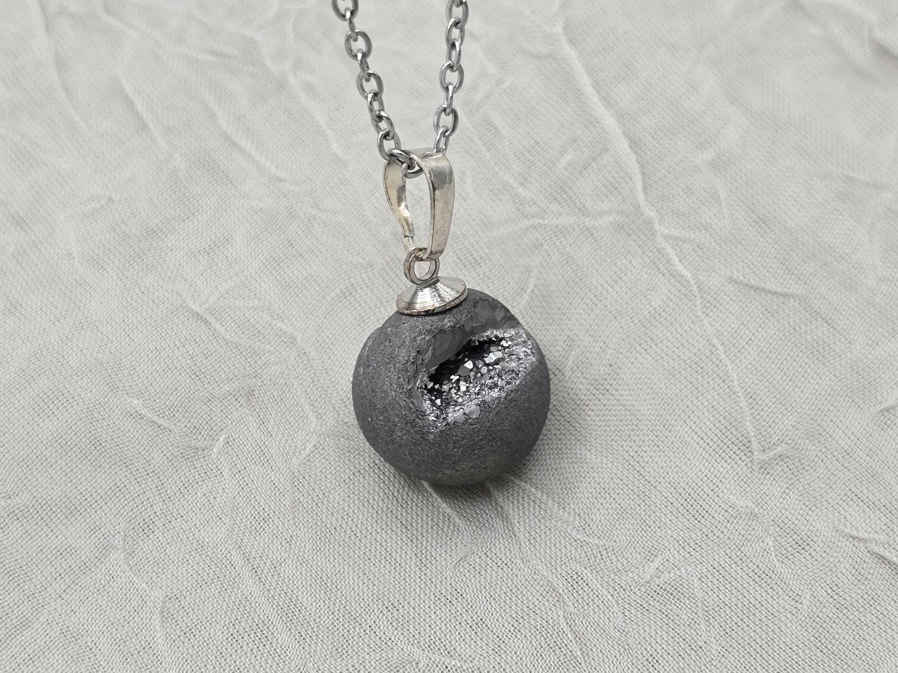 Silver Necklace Geode Necklace Druzy Necklace Gray Agate Diamond Crystal Gemstone Quartz Gift for Women Girlfriend Wife 18 Stainless Steel