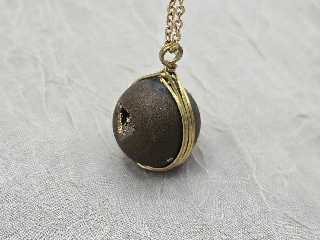 Gold Geode Necklace Druzy Necklace Agate Diamond Crystal Natural Gemstone Quartz Gift for Women Girlfriend Wife Inspiration Matte Rock Stone
