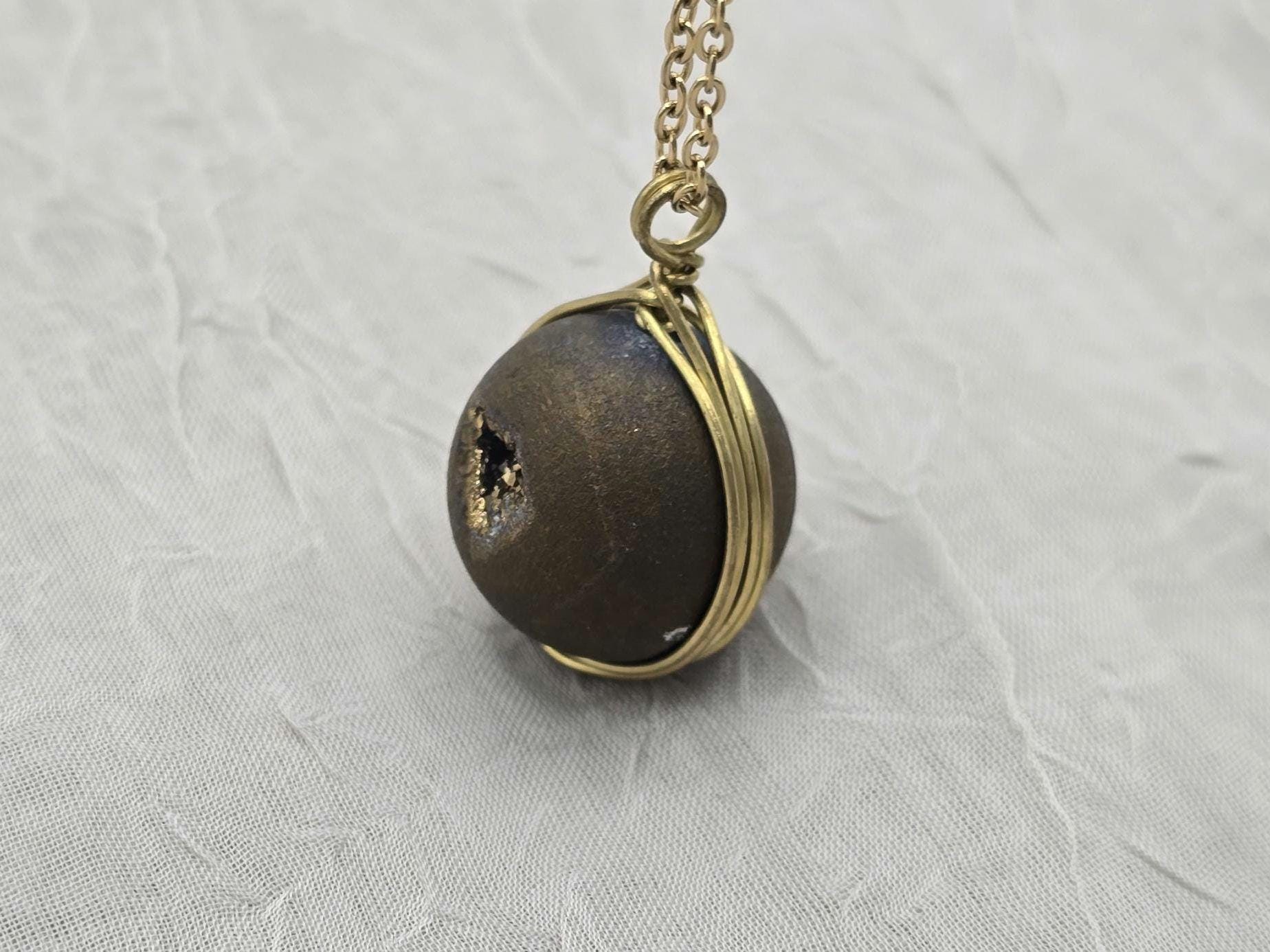 Gold Geode Necklace Druzy Necklace Agate Diamond Crystal Natural Gemstone Quartz Gift for Women Girlfriend Wife Inspiration Matte Rock Stone