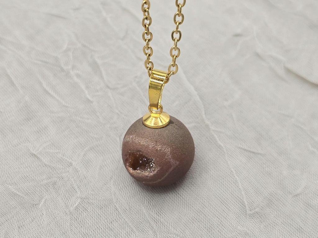 Pearl Pink Geode Necklace Druzy Necklace Agate Diamond Crystal Natural Gemstone Quartz Gift for Women Girlfriend Wife Inspiration Matte Tan