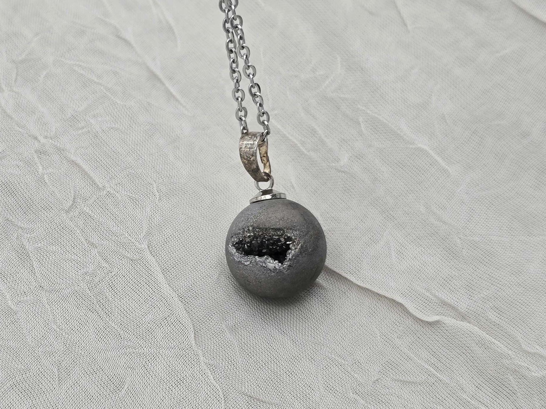 Silver Necklace Geode Necklace Druzy Necklace Gray Agate Diamond Crystal Gemstone Quartz Gift for Women Girlfriend Wife 18 Stainless Steel