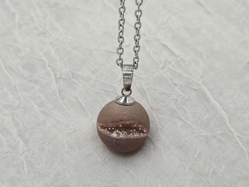 Pearl Pink Geode Necklace Druzy Necklace Agate Diamond Crystal Natural Gemstone Quartz Gift for Women Girlfriend Wife Inspiration Matte Tan