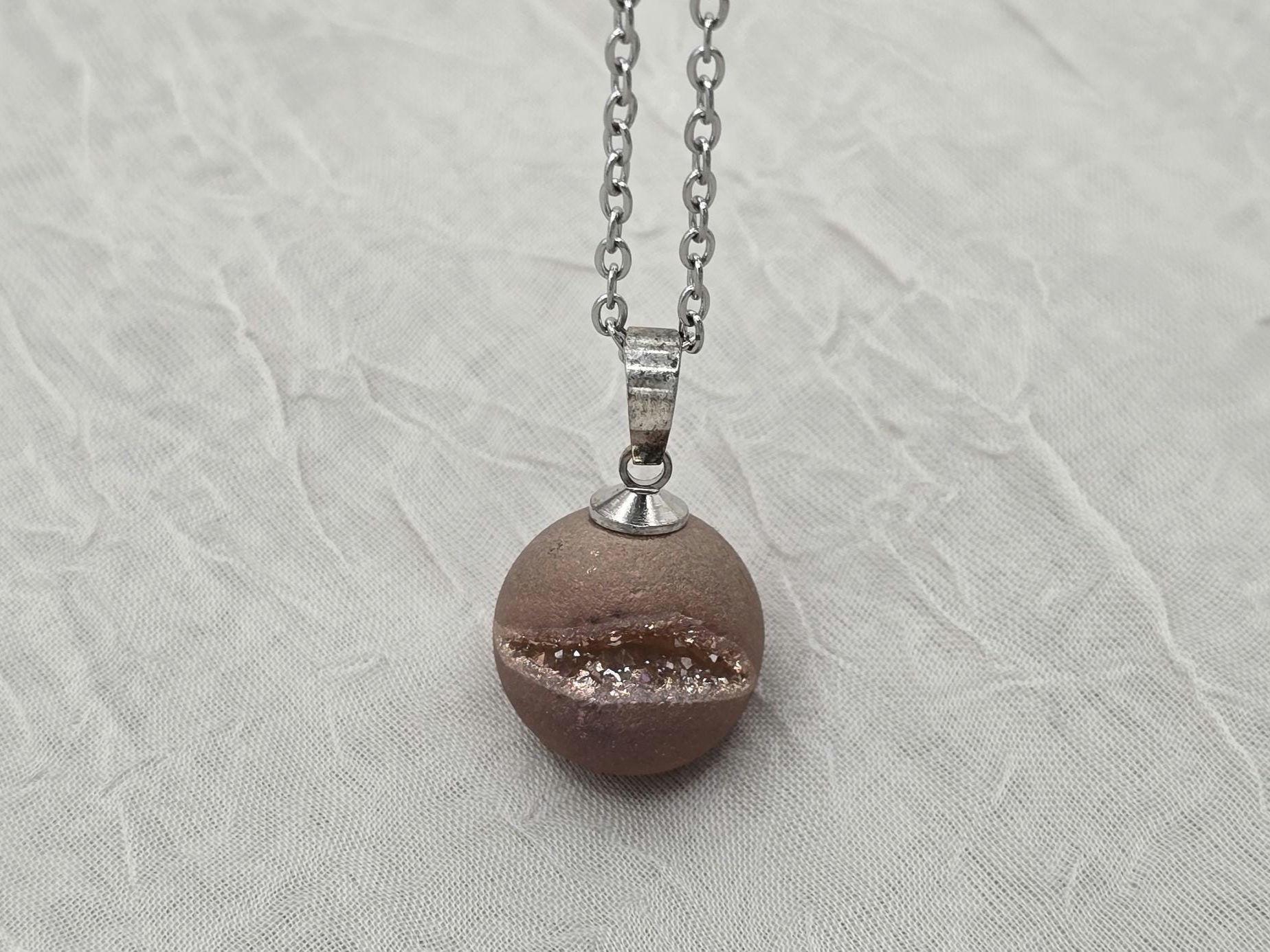 Pearl Pink Geode Necklace Druzy Necklace Agate Diamond Crystal Natural Gemstone Quartz Gift for Women Girlfriend Wife Inspiration Matte Tan