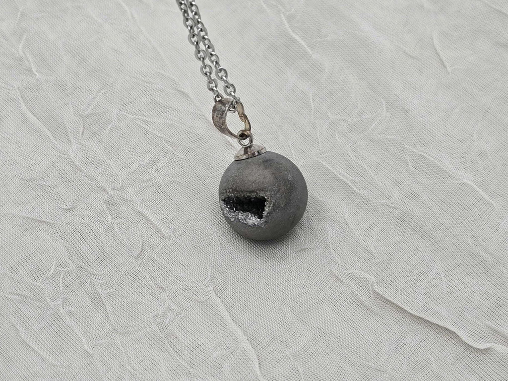 Silver Necklace Geode Necklace Druzy Necklace Gray Agate Diamond Crystal Gemstone Quartz Gift for Women Girlfriend Wife 18 Stainless Steel