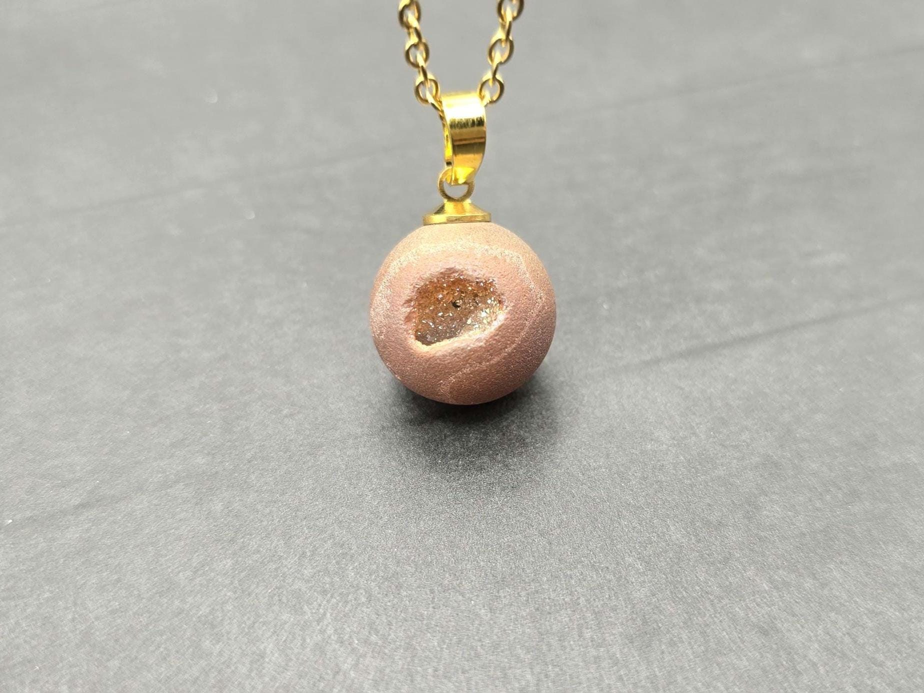 Pearl Pink Geode Necklace Druzy Necklace Agate Diamond Crystal Natural Gemstone Quartz Gift for Women Girlfriend Wife Inspiration Matte Tan