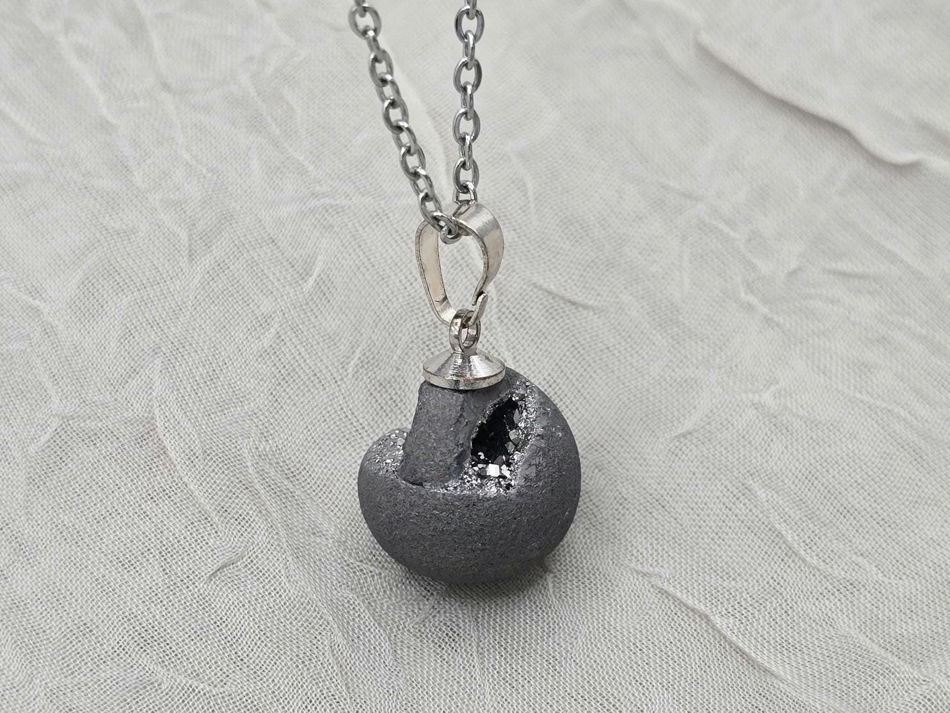 Silver Necklace Geode Necklace Druzy Necklace Gray Agate Diamond Crystal Gemstone Quartz Gift for Women Girlfriend Wife 18 Stainless Steel