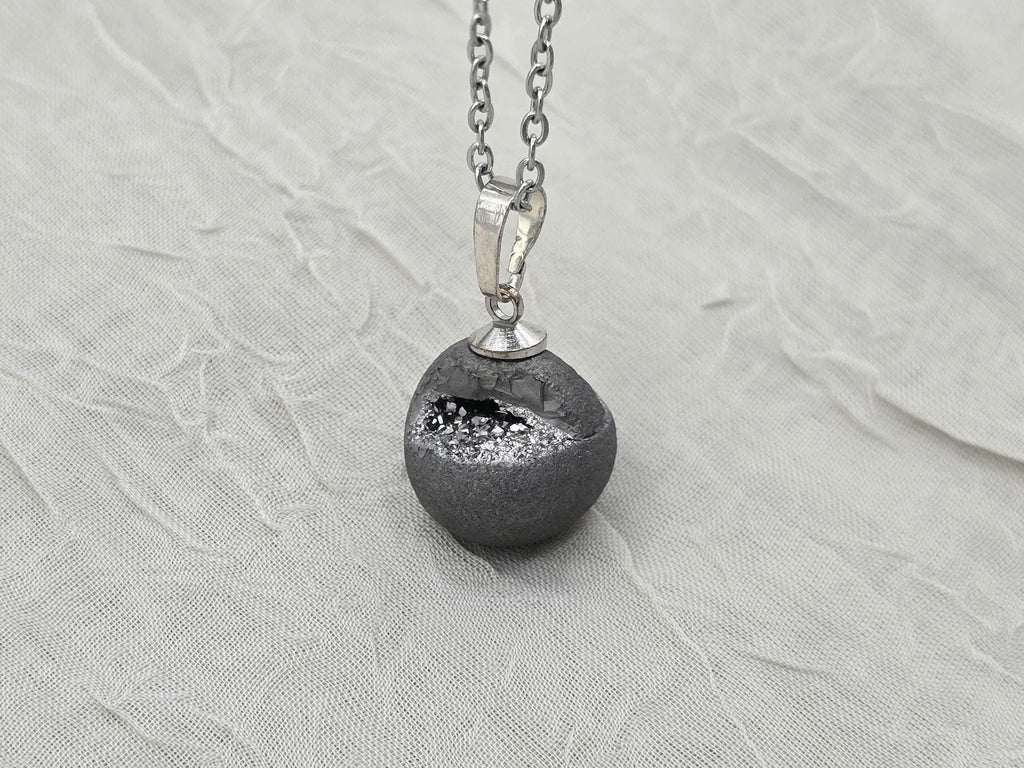 Silver Necklace Geode Necklace Druzy Necklace Gray Agate Diamond Crystal Gemstone Quartz Gift for Women Girlfriend Wife 18 Stainless Steel
