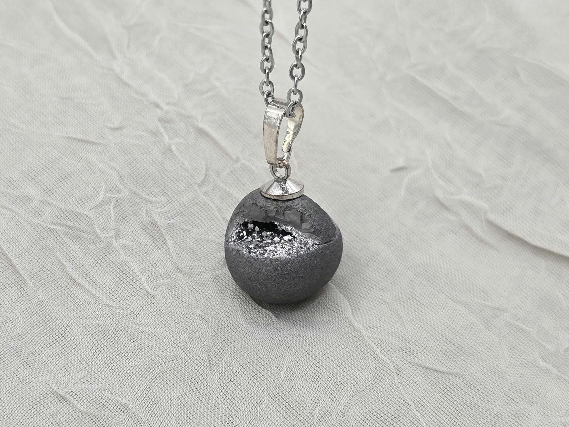 Silver Necklace Geode Necklace Druzy Necklace Gray Agate Diamond Crystal Gemstone Quartz Gift for Women Girlfriend Wife 18 Stainless Steel