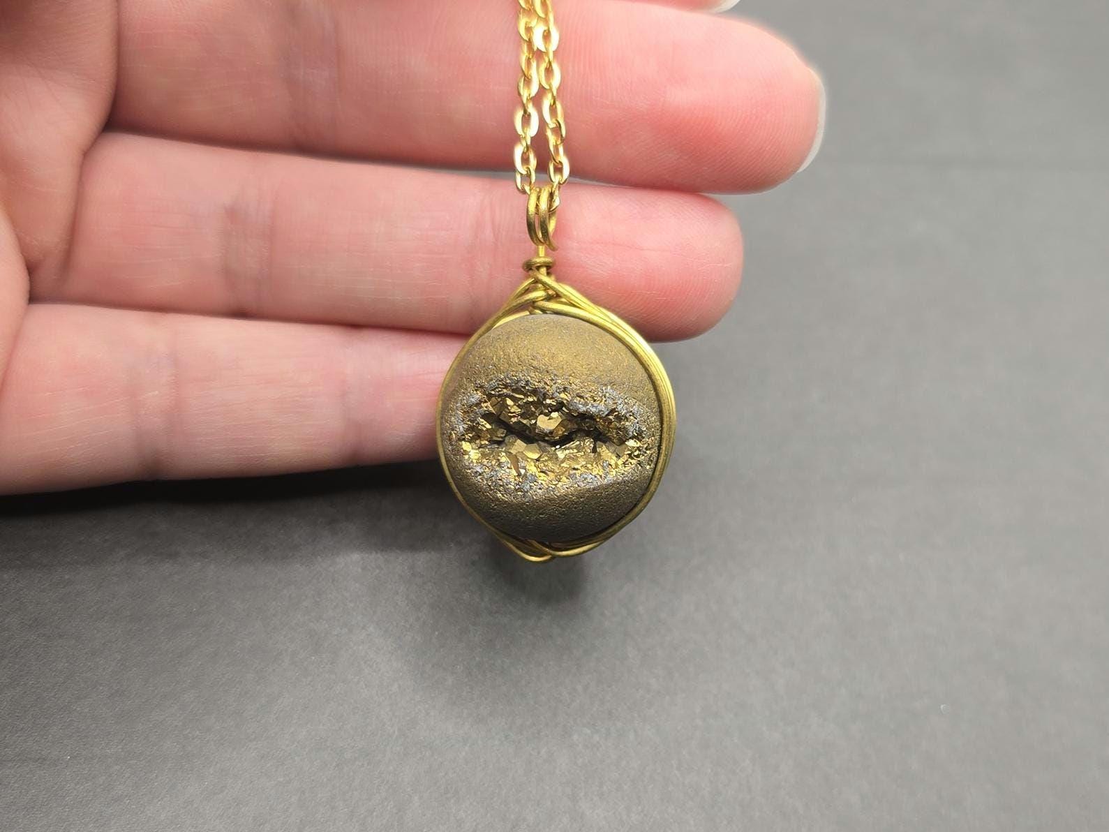 Geode Druzy Necklace, Gold Agate Pendant, Diamond Crystal Necklace, Natural Gemstone Quartz, Gift for Girlfriend Wife, Rock Stone Jewelry