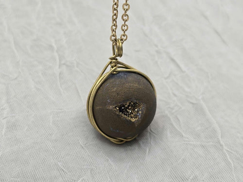 Gold Geode Necklace Druzy Necklace Agate Diamond Crystal Natural Gemstone Quartz Gift for Women Girlfriend Wife Inspiration Matte Rock Stone