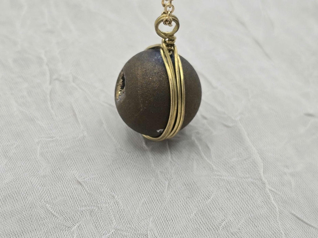 Gold Geode Necklace Druzy Necklace Agate Diamond Crystal Natural Gemstone Quartz Gift for Women Girlfriend Wife Inspiration Matte Rock Stone