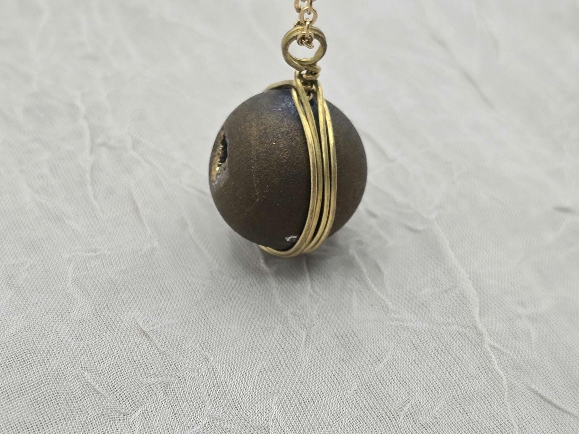 Gold Geode Necklace Druzy Necklace Agate Diamond Crystal Natural Gemstone Quartz Gift for Women Girlfriend Wife Inspiration Matte Rock Stone