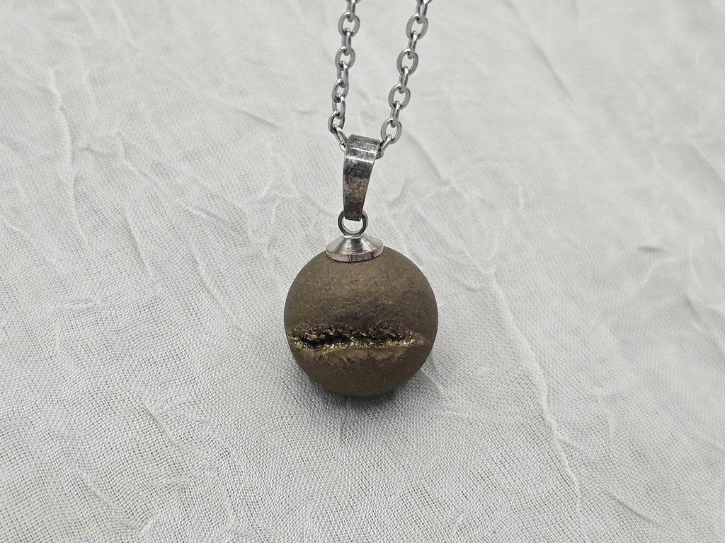 Silver Necklace Geode Necklace Druzy Necklace Gold Agate Diamond Crystal Gemstone Quartz Gift for Women Girlfriend Wife 18 Stainless Steel