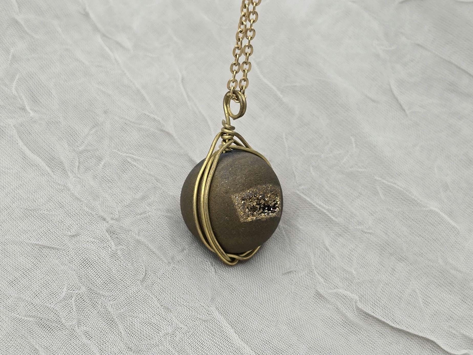 Geode Necklace Druzy Necklace Agate Diamond Crystal Natural Gemstone Quartz Gift for Women Girlfriend Wife Inspiration Matte Rock Stone