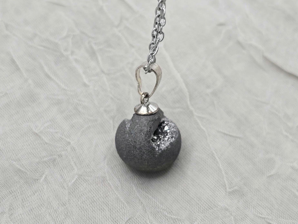 Silver Necklace Geode Necklace Druzy Necklace Gray Agate Diamond Crystal Gemstone Quartz Gift for Women Girlfriend Wife 18 Stainless Steel