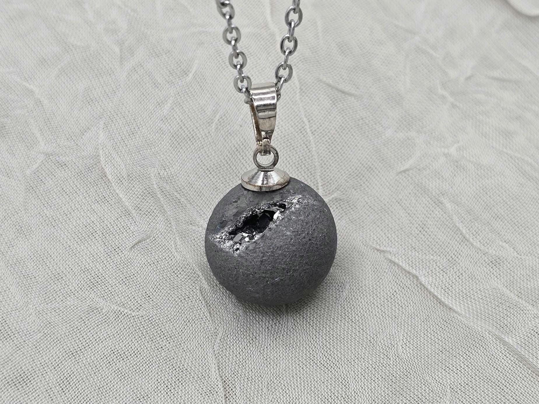 Silver Necklace Geode Necklace Druzy Necklace Gray Agate Diamond Crystal Gemstone Quartz Gift for Women Girlfriend Wife 18 Stainless Steel