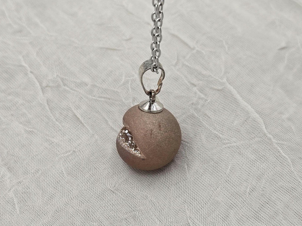 Pearl Pink Geode Necklace Druzy Necklace Agate Diamond Crystal Natural Gemstone Quartz Gift for Women Girlfriend Wife Inspiration Matte Tan