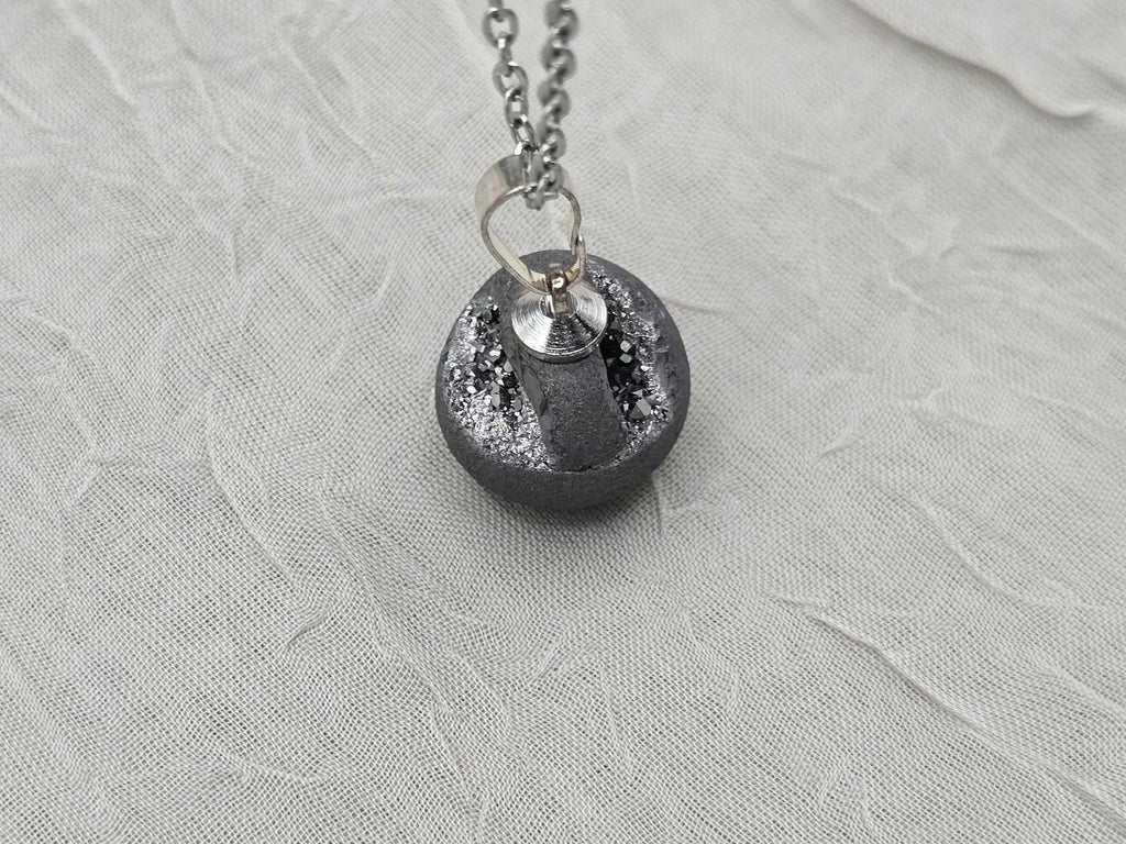 Silver Necklace Geode Necklace Druzy Necklace Gray Agate Diamond Crystal Gemstone Quartz Gift for Women Girlfriend Wife 18 Stainless Steel