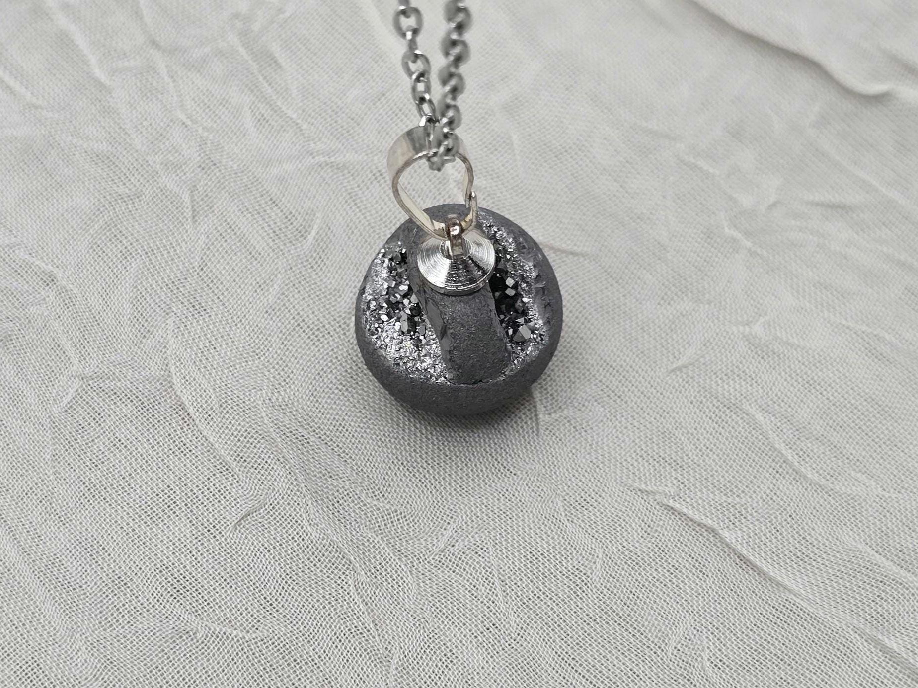 Silver Necklace Geode Necklace Druzy Necklace Gray Agate Diamond Crystal Gemstone Quartz Gift for Women Girlfriend Wife 18 Stainless Steel