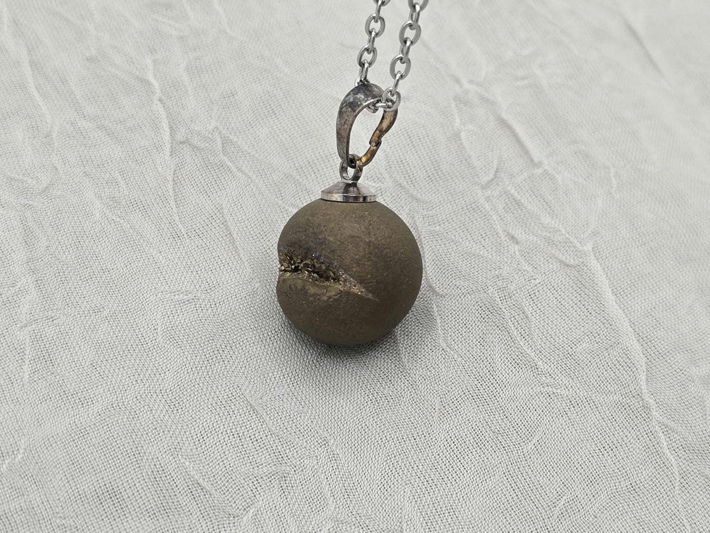 Silver Necklace Geode Necklace Druzy Necklace Gold Agate Diamond Crystal Gemstone Quartz Gift for Women Girlfriend Wife 18 Stainless Steel