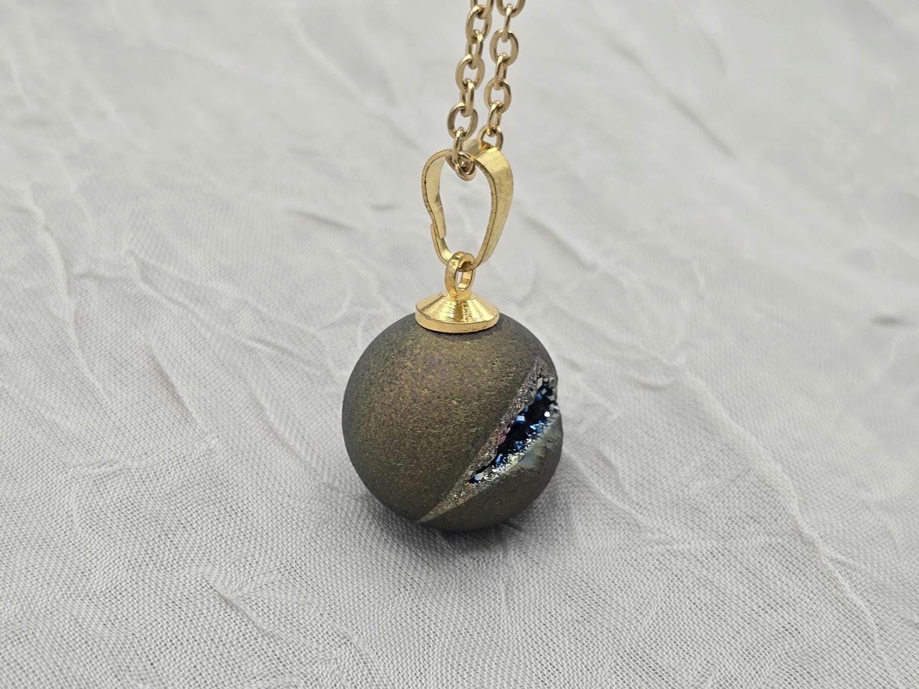 Rainbow Necklace Geode Necklace Druzy Necklace Agate Diamond Crystal Natural Gemstone Quartz Gift for Women Girlfriend Wife Stone 20" Gold