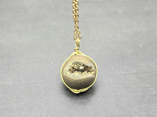 Geode Druzy Necklace, Gold Agate Pendant, Diamond Crystal Necklace, Natural Gemstone Quartz, Gift for Girlfriend Wife, Rock Stone Jewelry