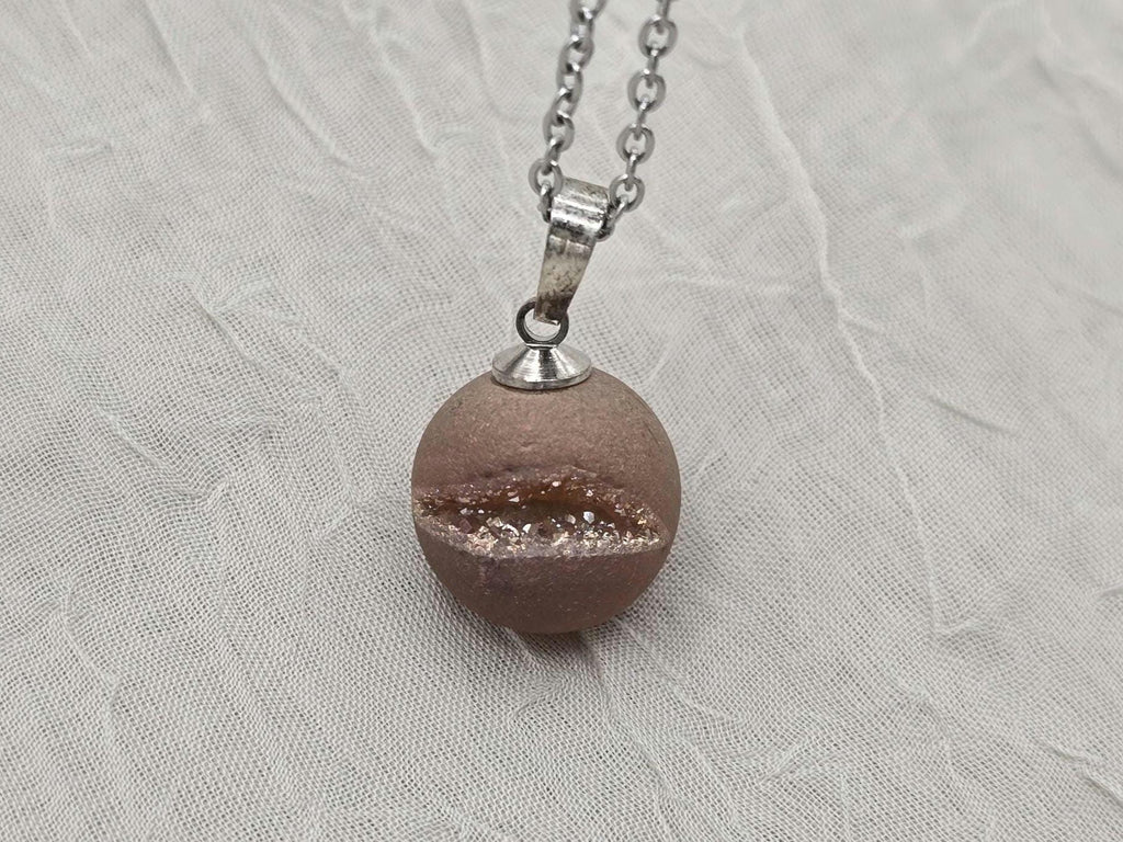 Pearl Pink Geode Necklace Druzy Necklace Agate Diamond Crystal Natural Gemstone Quartz Gift for Women Girlfriend Wife Inspiration Matte Tan