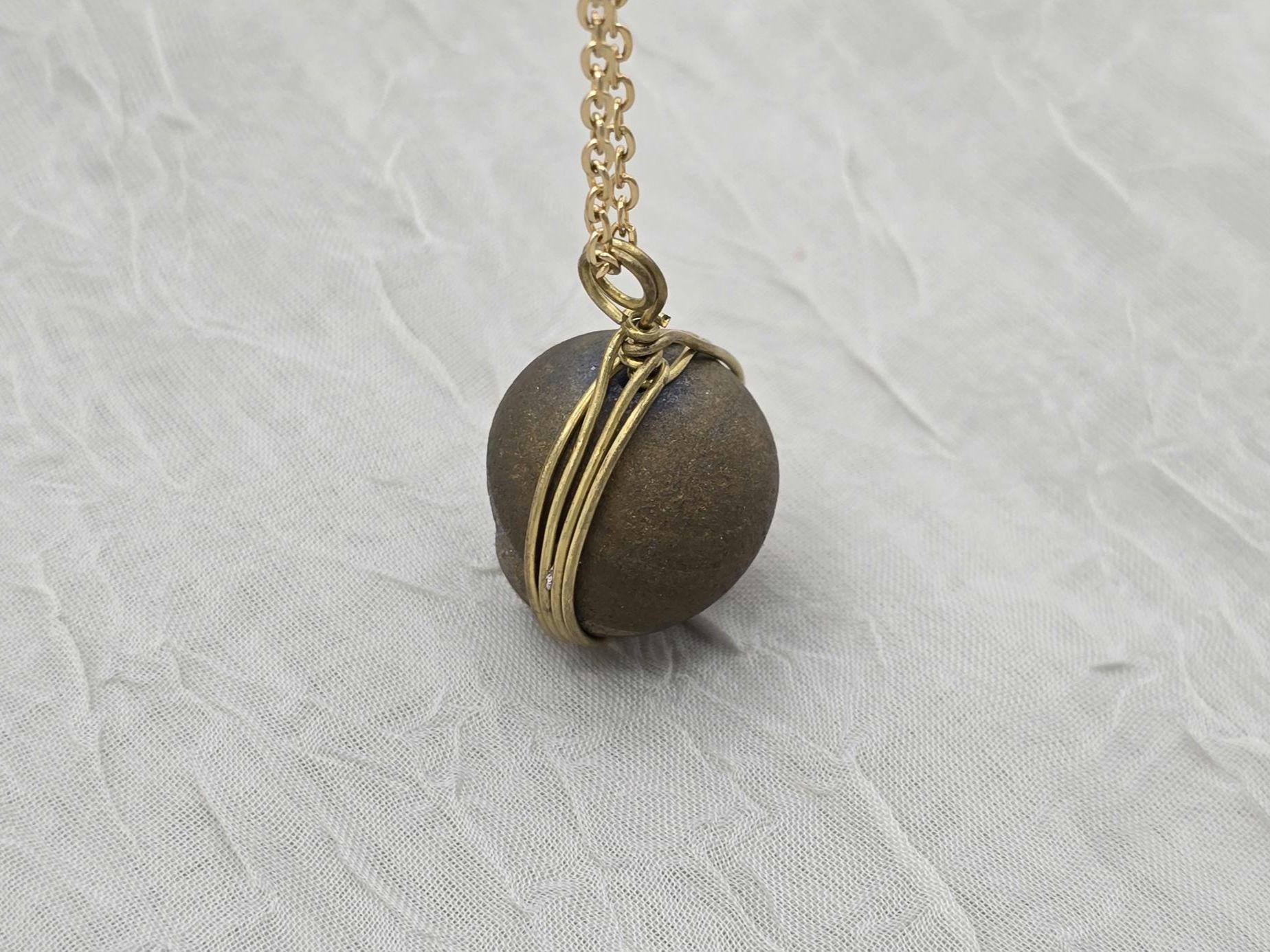 Geode Druzy Necklace, Gold Agate Pendant, Diamond Crystal Necklace, Natural Gemstone Quartz, Gift for Girlfriend Wife, Rock Stone Jewelry