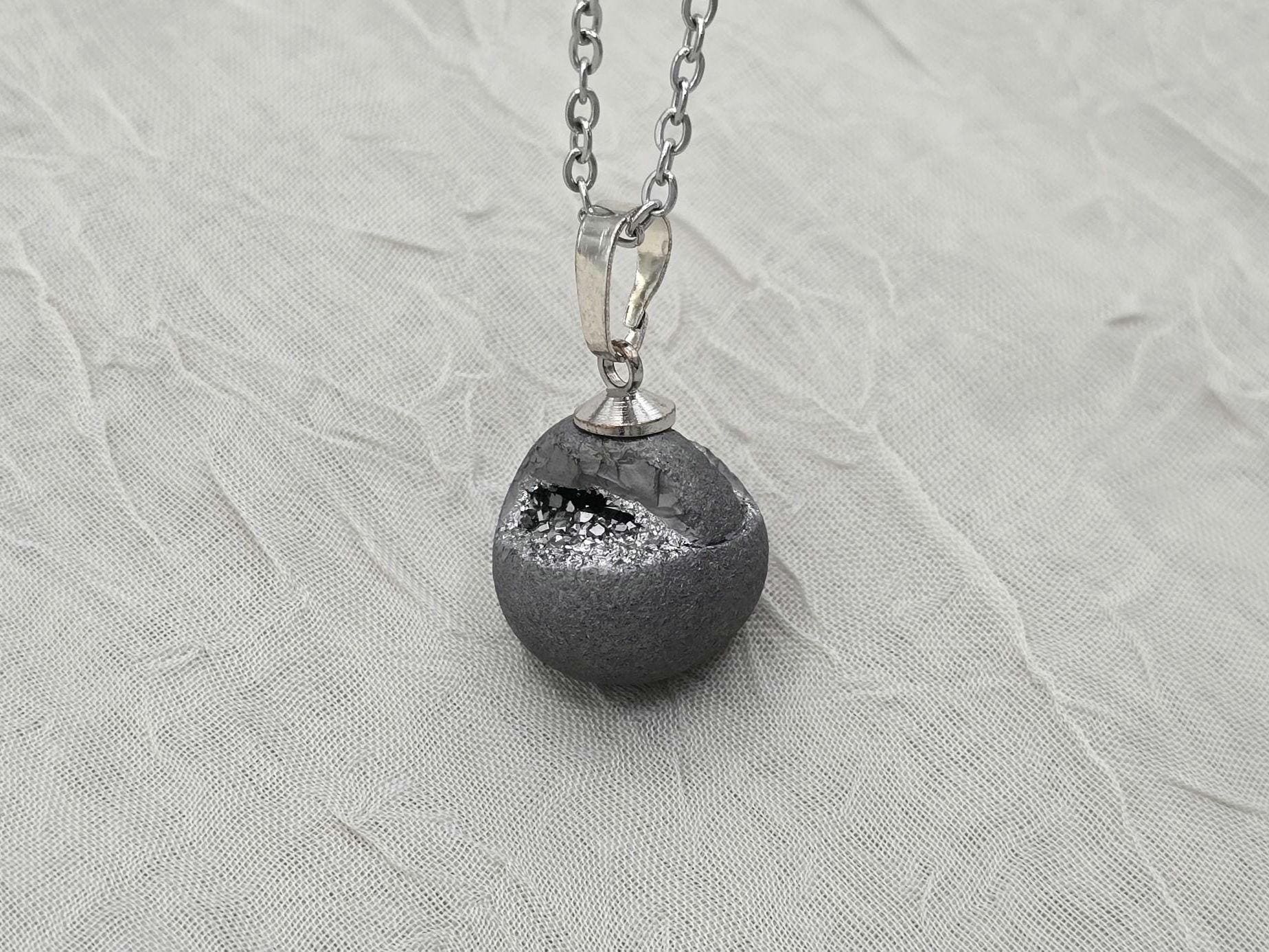 Silver Necklace Geode Necklace Druzy Necklace Gray Agate Diamond Crystal Gemstone Quartz Gift for Women Girlfriend Wife 18 Stainless Steel